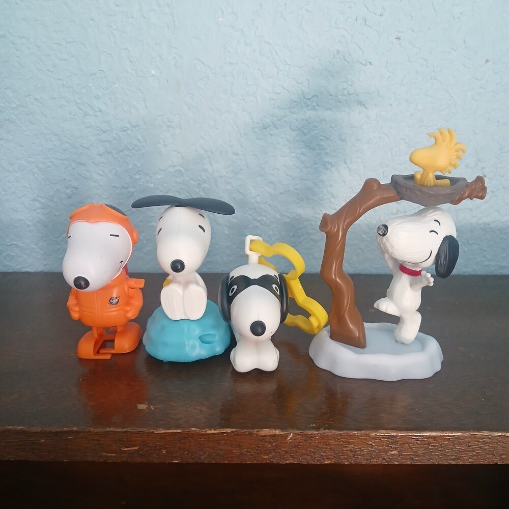Peanuts Snoopy McDonald's Happy Meal Toys Lot of 4 (2018